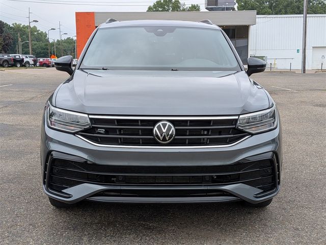 2022 Volkswagen Tiguan SE R-Line Black