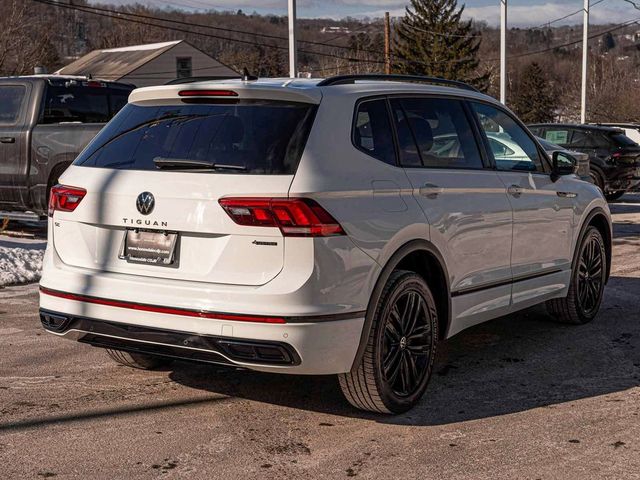 2022 Volkswagen Tiguan SE R-Line Black