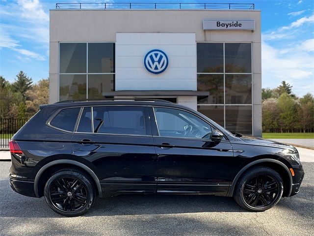 2022 Volkswagen Tiguan SE R-Line Black