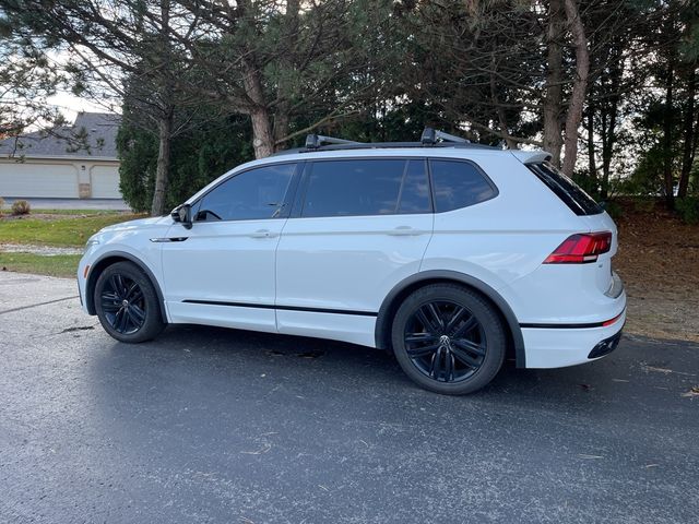 2022 Volkswagen Tiguan SE R-Line Black