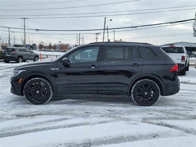 2022 Volkswagen Tiguan SE R-Line Black