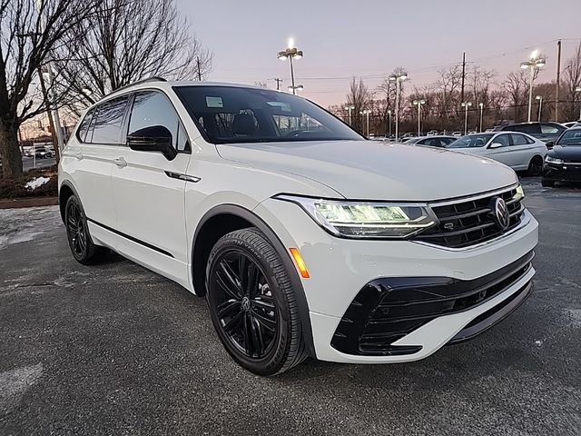 2022 Volkswagen Tiguan SE R-Line Black