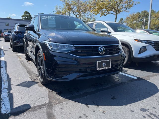 2022 Volkswagen Tiguan SE R-Line Black