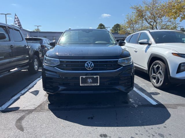 2022 Volkswagen Tiguan SE R-Line Black