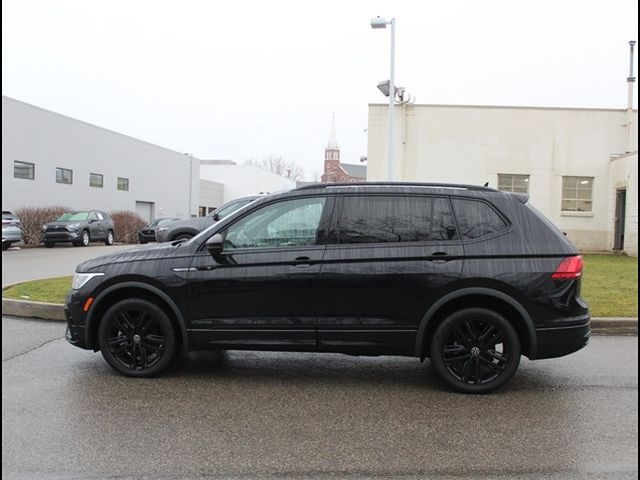 2022 Volkswagen Tiguan SE R-Line Black