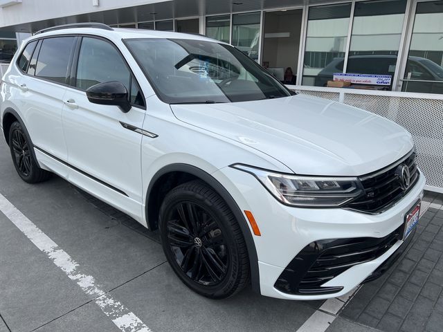 2022 Volkswagen Tiguan SE R-Line Black