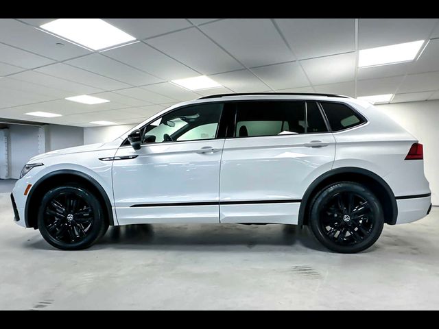 2022 Volkswagen Tiguan SE R-Line Black