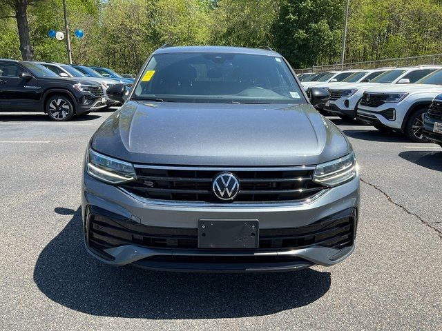 2022 Volkswagen Tiguan SE R-Line Black
