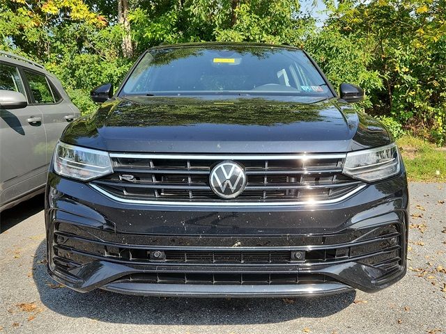 2022 Volkswagen Tiguan SE R-Line Black