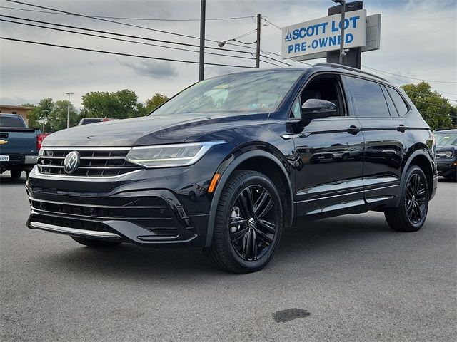 2022 Volkswagen Tiguan SE R-Line Black