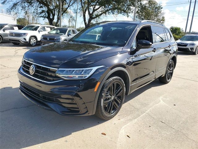 2022 Volkswagen Tiguan SE R-Line Black