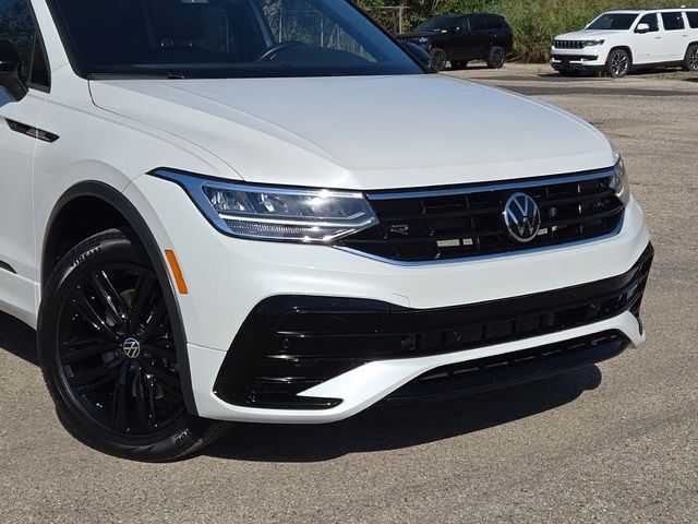 2022 Volkswagen Tiguan SE R-Line Black