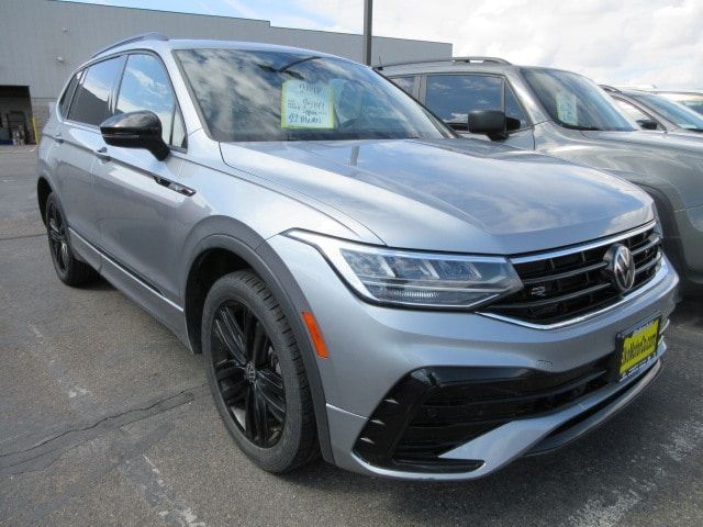 2022 Volkswagen Tiguan SE R-Line Black