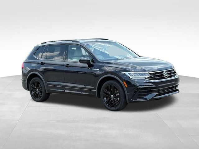 2022 Volkswagen Tiguan SE R-Line Black