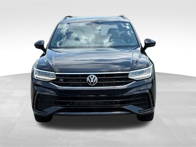 2022 Volkswagen Tiguan SE R-Line Black