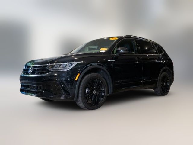 2022 Volkswagen Tiguan SE R-Line Black