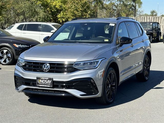 2022 Volkswagen Tiguan SE R-Line Black