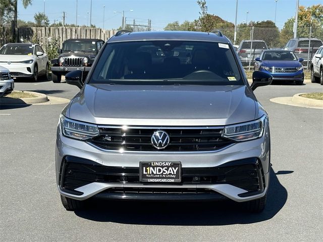 2022 Volkswagen Tiguan SE R-Line Black