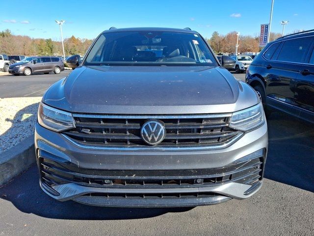 2022 Volkswagen Tiguan SE R-Line Black