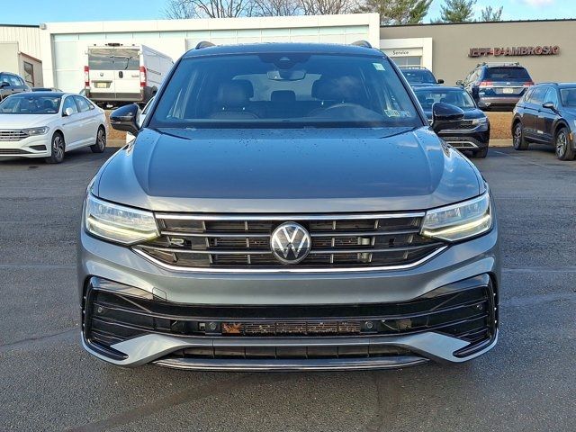 2022 Volkswagen Tiguan SE R-Line Black