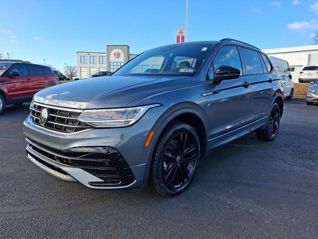 2022 Volkswagen Tiguan SE R-Line Black