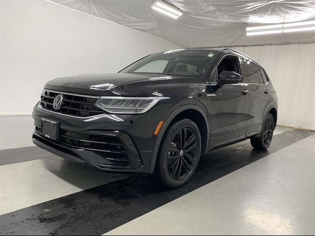 2022 Volkswagen Tiguan SE R-Line Black