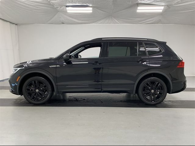 2022 Volkswagen Tiguan SE R-Line Black