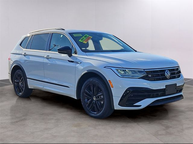 2022 Volkswagen Tiguan SE R-Line Black