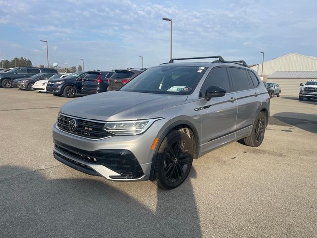 2022 Volkswagen Tiguan SE R-Line Black