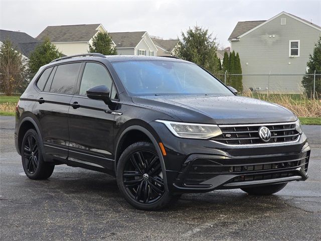 2022 Volkswagen Tiguan SE R-Line Black