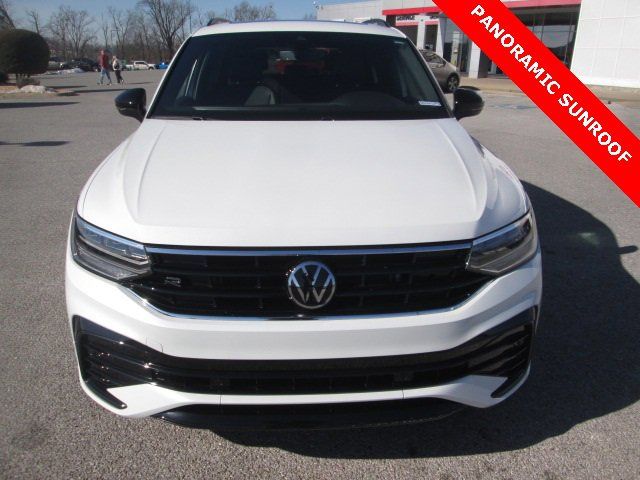 2022 Volkswagen Tiguan SE R-Line Black