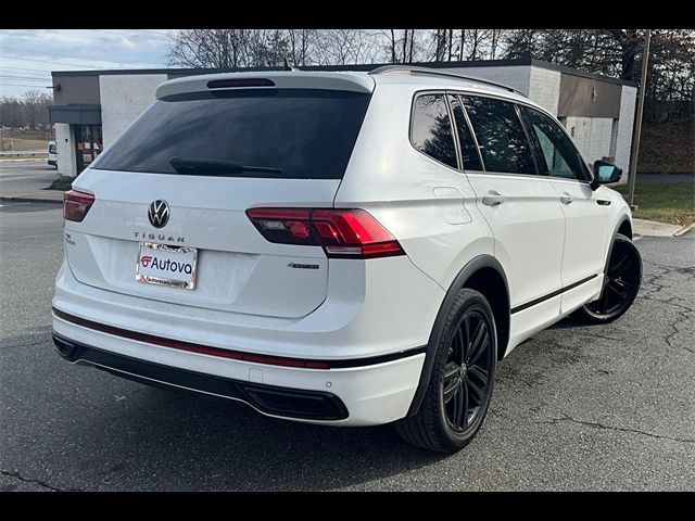 2022 Volkswagen Tiguan SE R-Line Black