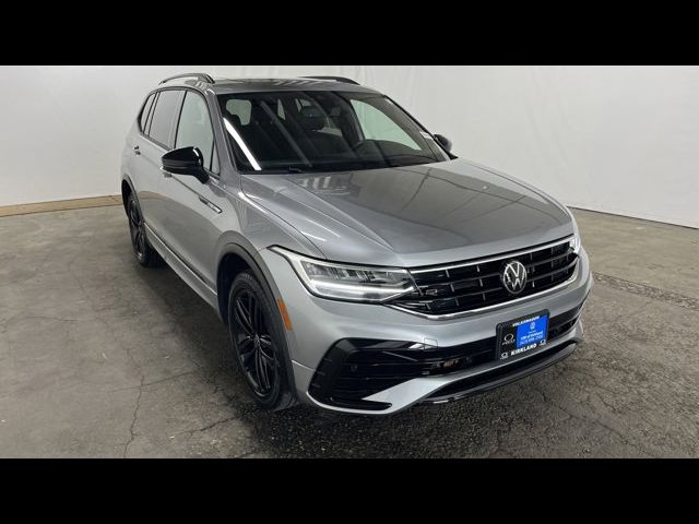 2022 Volkswagen Tiguan SE R-Line Black