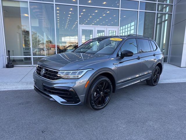 2022 Volkswagen Tiguan SE R-Line Black