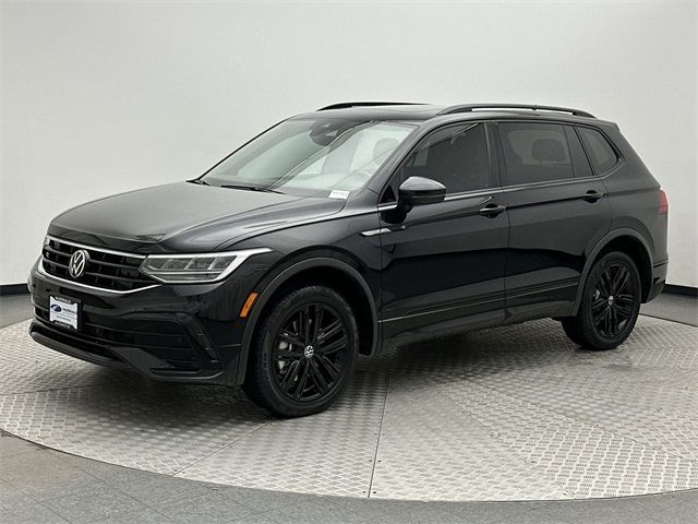 2022 Volkswagen Tiguan SE R-Line Black