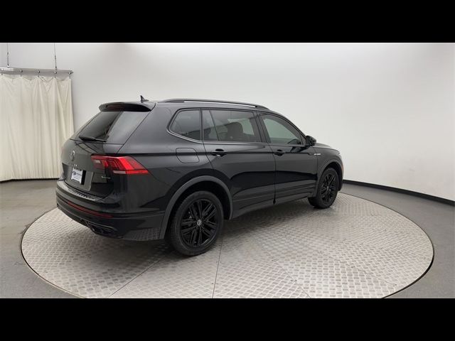 2022 Volkswagen Tiguan SE R-Line Black