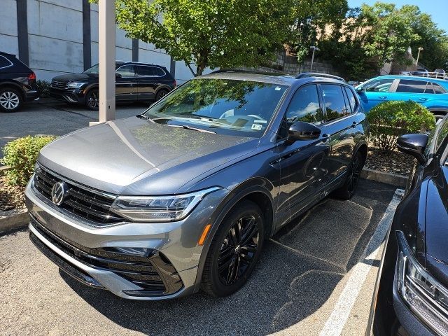 2022 Volkswagen Tiguan SE R-Line Black