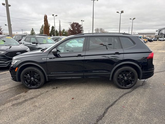 2022 Volkswagen Tiguan SE R-Line Black