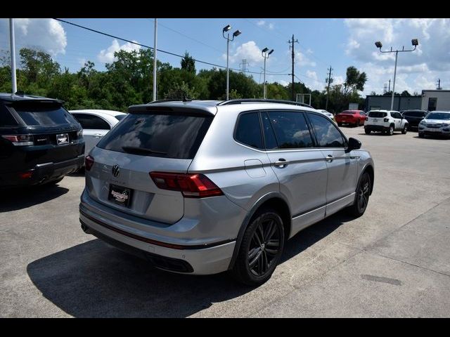 2022 Volkswagen Tiguan SE R-Line Black