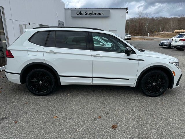 2022 Volkswagen Tiguan SE R-Line Black