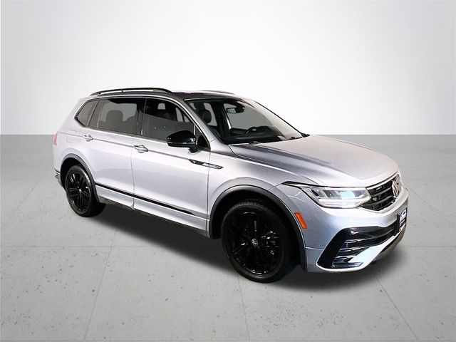 2022 Volkswagen Tiguan SE R-Line Black