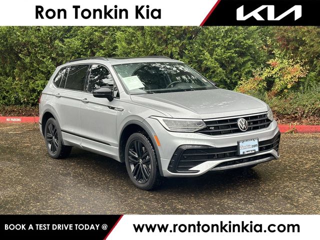 2022 Volkswagen Tiguan SE R-Line Black