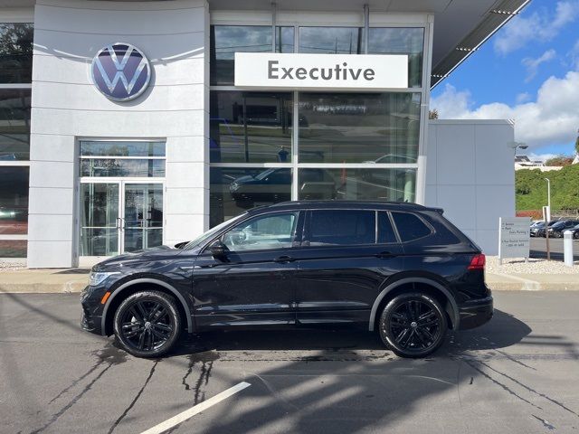 2022 Volkswagen Tiguan SE R-Line Black