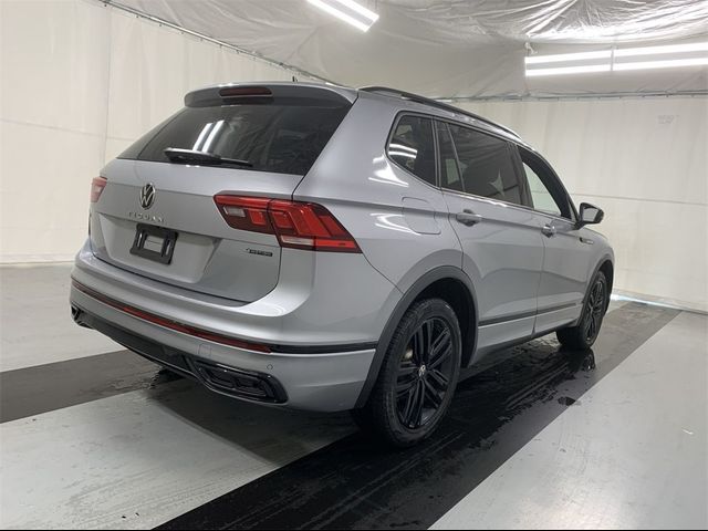 2022 Volkswagen Tiguan SE R-Line Black