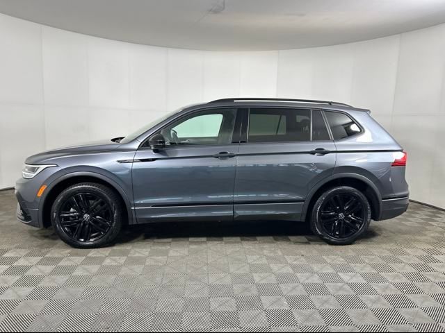 2022 Volkswagen Tiguan SE R-Line Black