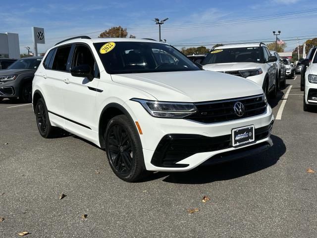 2022 Volkswagen Tiguan SE R-Line Black