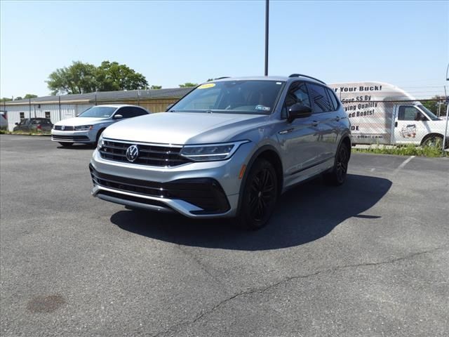 2022 Volkswagen Tiguan SE R-Line Black