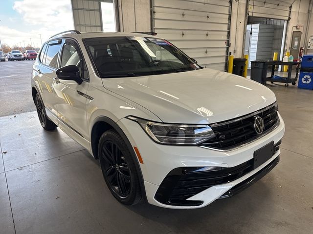 2022 Volkswagen Tiguan SE R-Line Black