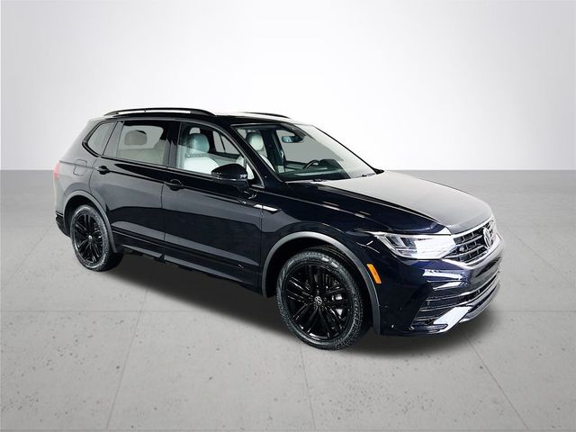 2022 Volkswagen Tiguan SE R-Line Black