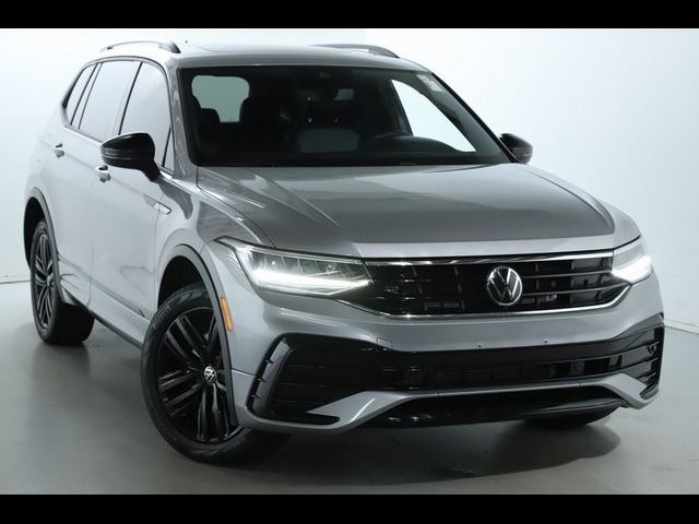 2022 Volkswagen Tiguan SE R-Line Black